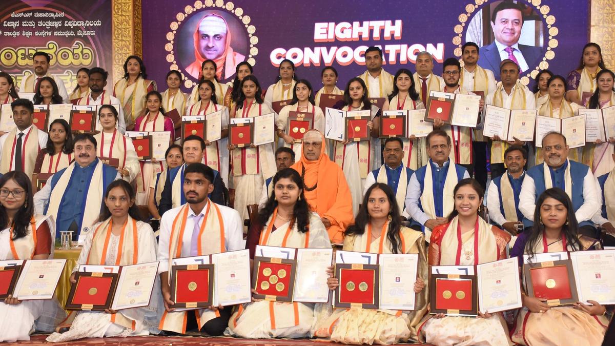 Be architects of India’s growth story, Adarsh Group CMD tells graduates