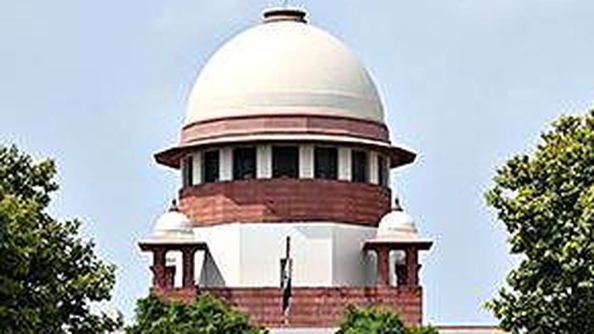 Supreme Court takes up suo motu case to strengthen Bar bodies