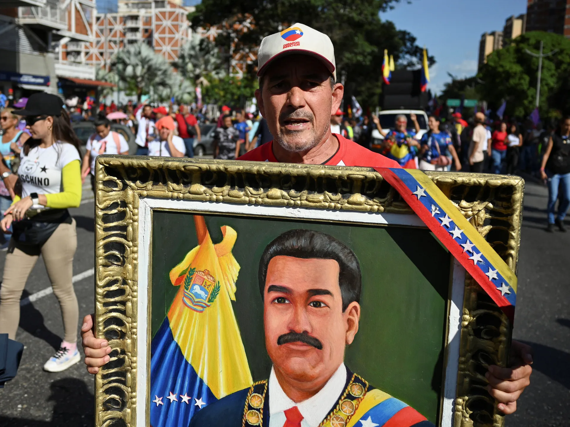 Thousands march in Venezuela to demand US frees President Maduro, wife | Nicolas Maduro News