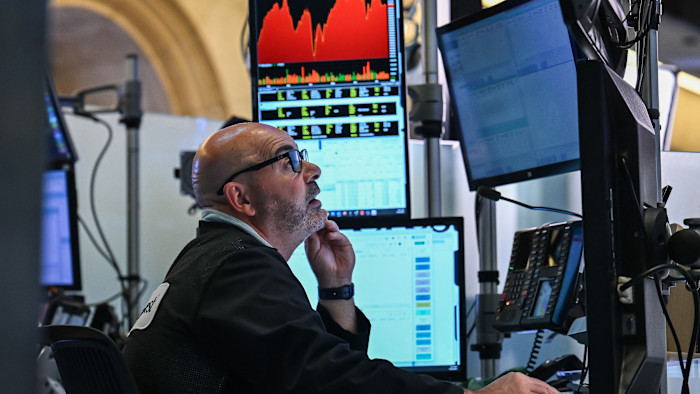 US tech stocks hit with fresh wave of selling as chipmakers Qualcomm and AMD tumble