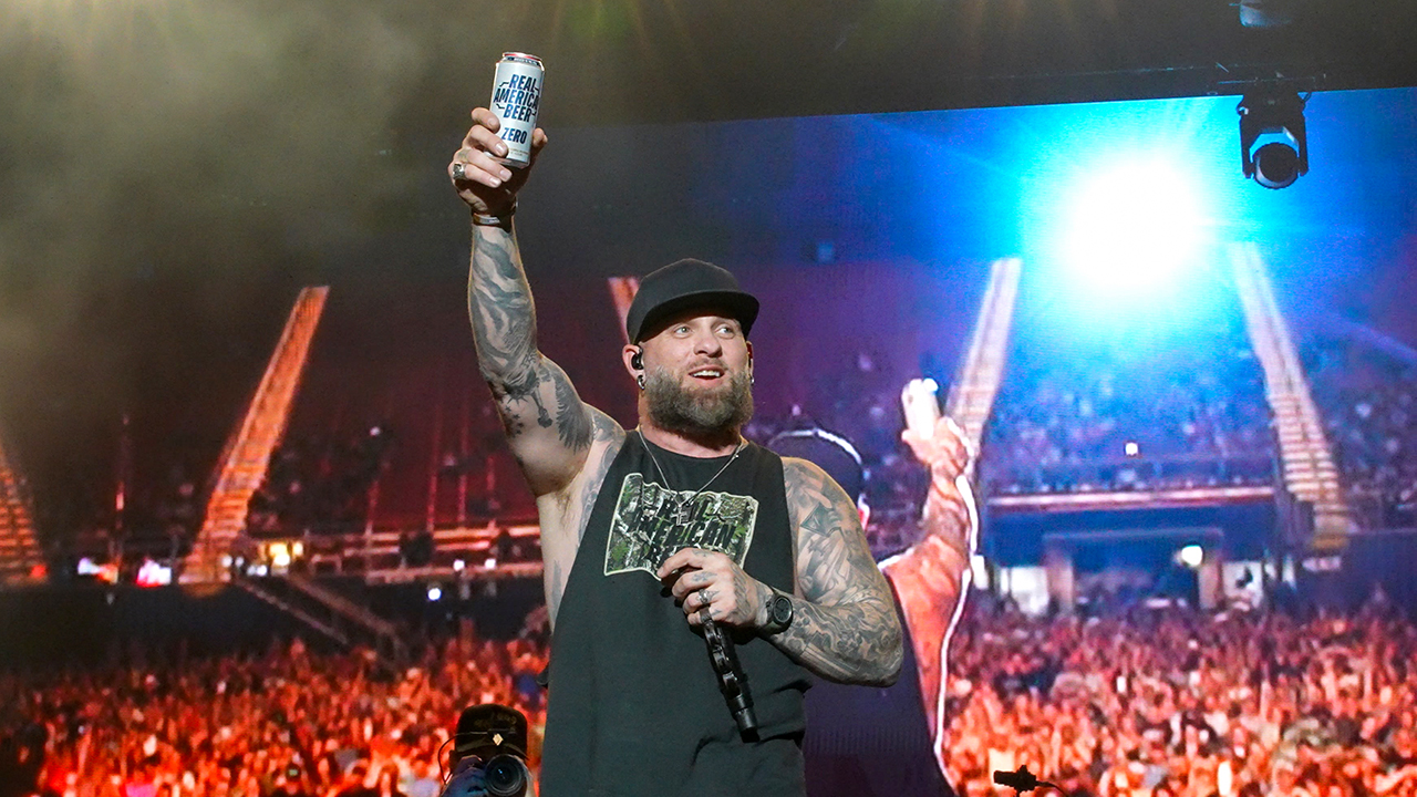 Country star Brantley Gilbert enters growing non-alcoholic beer market