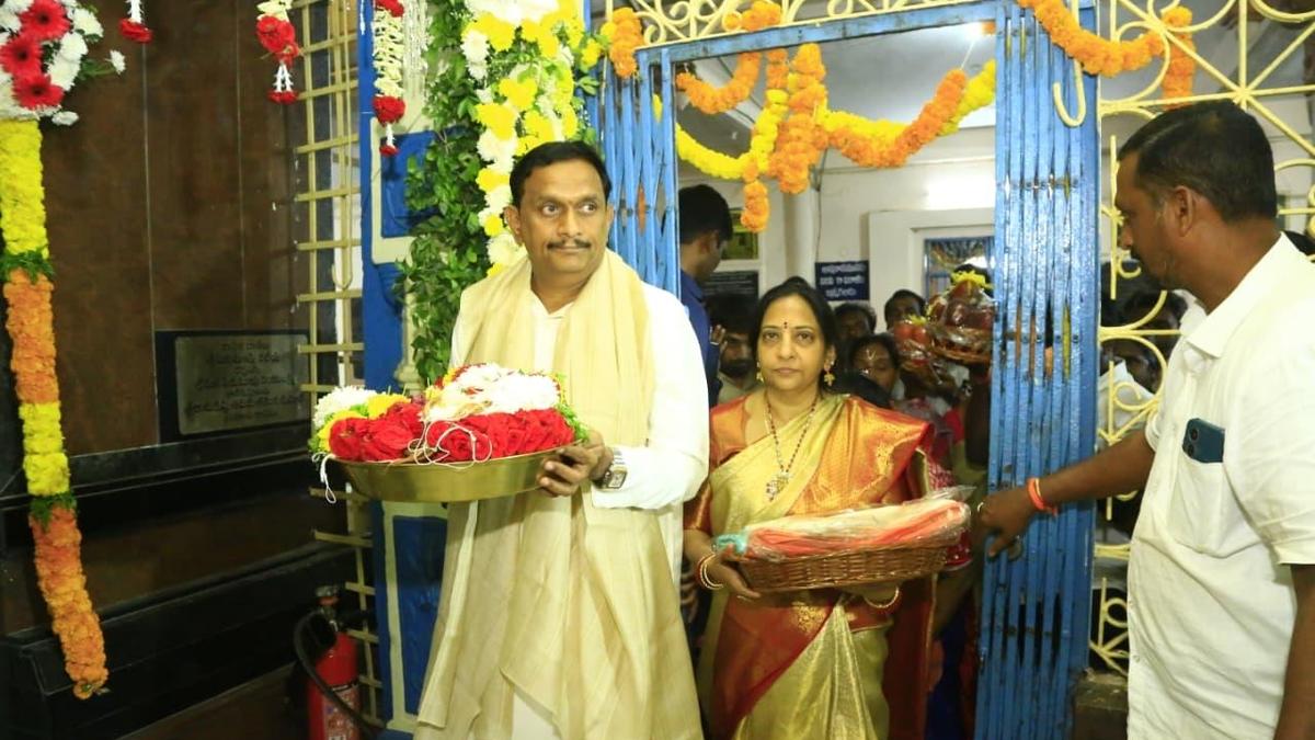 MP Kesineni Sivanath assures support for development of Nemali Venu Gopala Swamy Temple