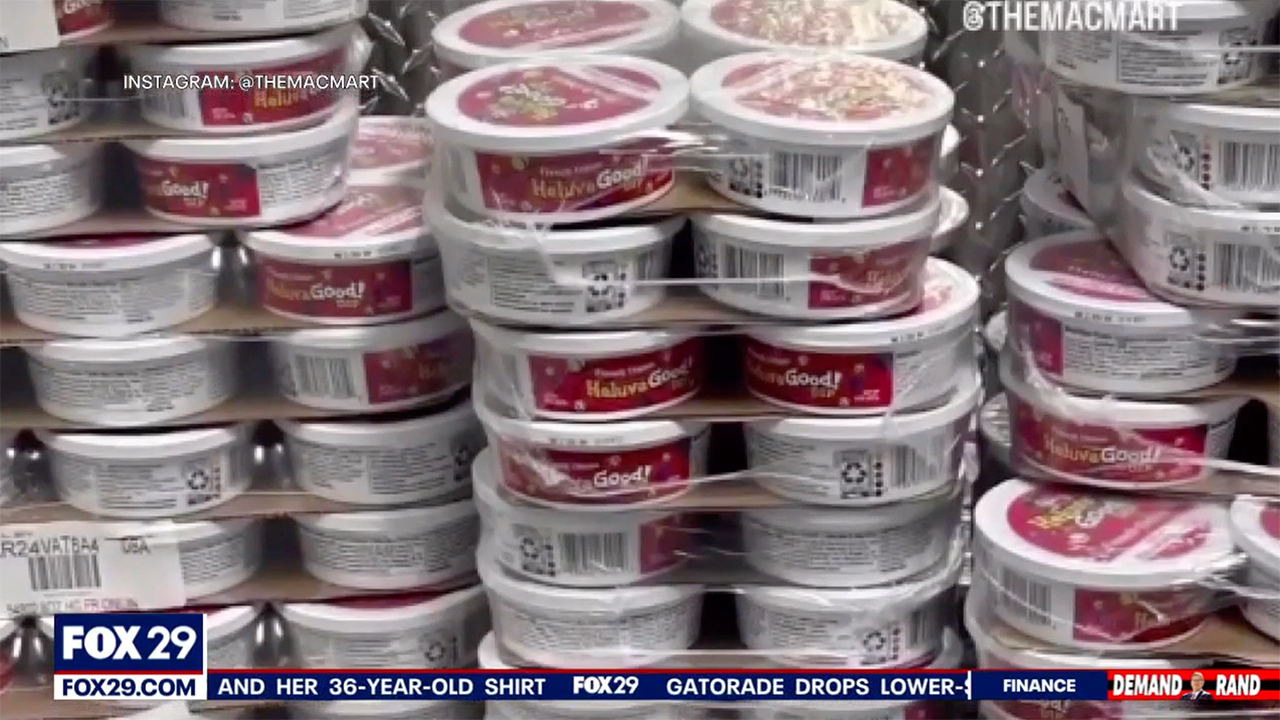 Mystery shipment of 600 French onion dip tubs overwhelms Philadelphia kiosk