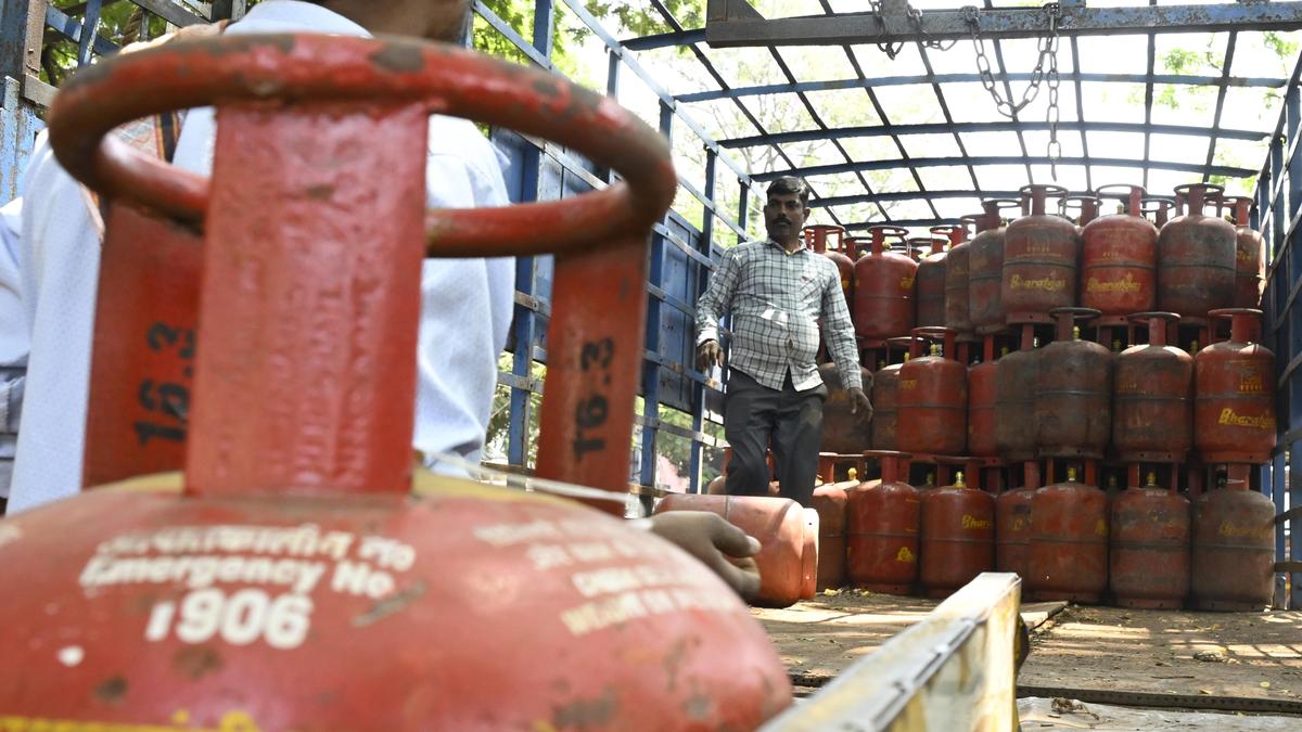 Telangana Civil Supplies Minister to meet with LPG Distributors Association on March 14
