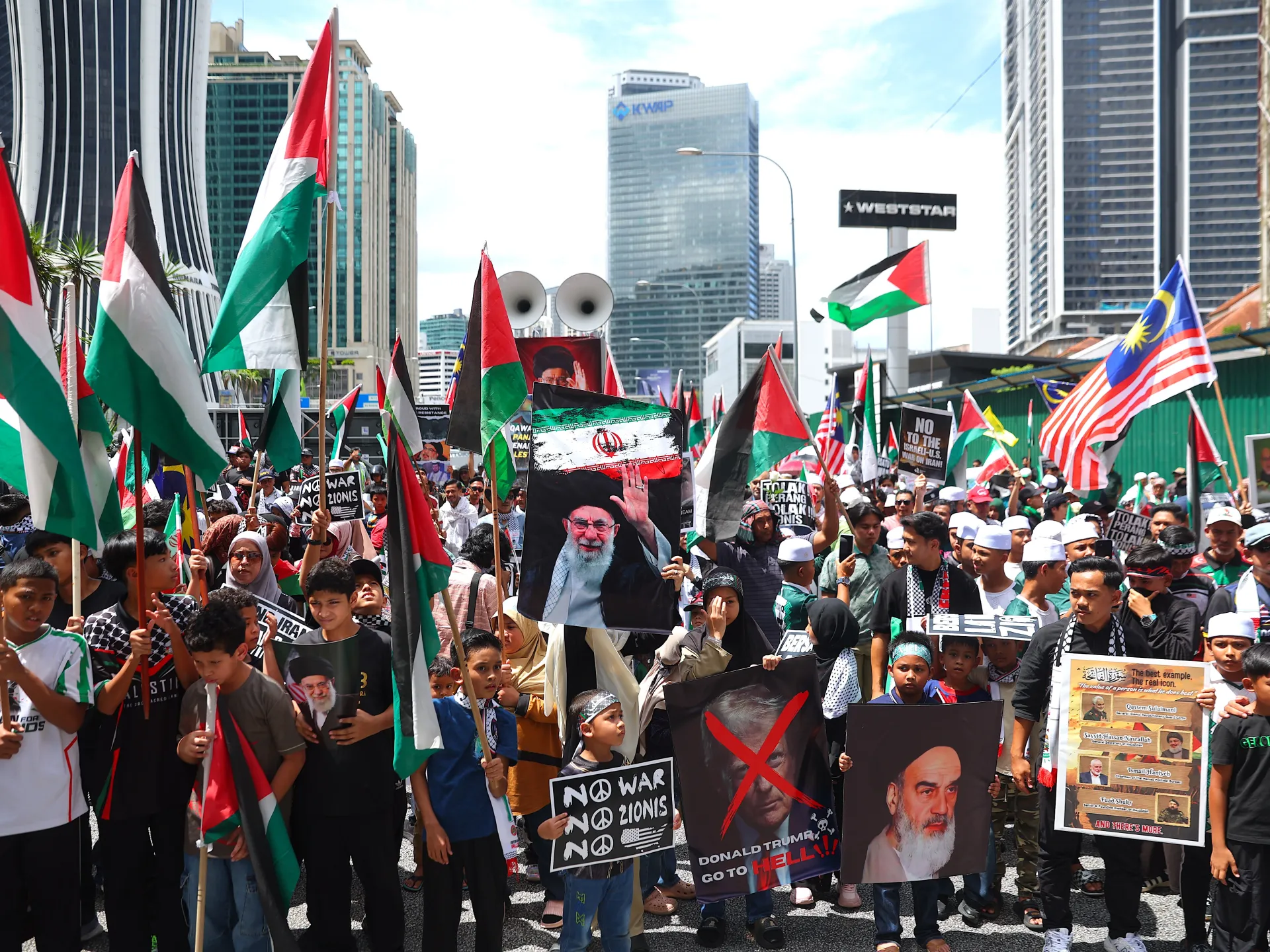 Thousands march worldwide in solidarity with Palestine, Iran on al-Quds Day | US-Israel war on Iran News